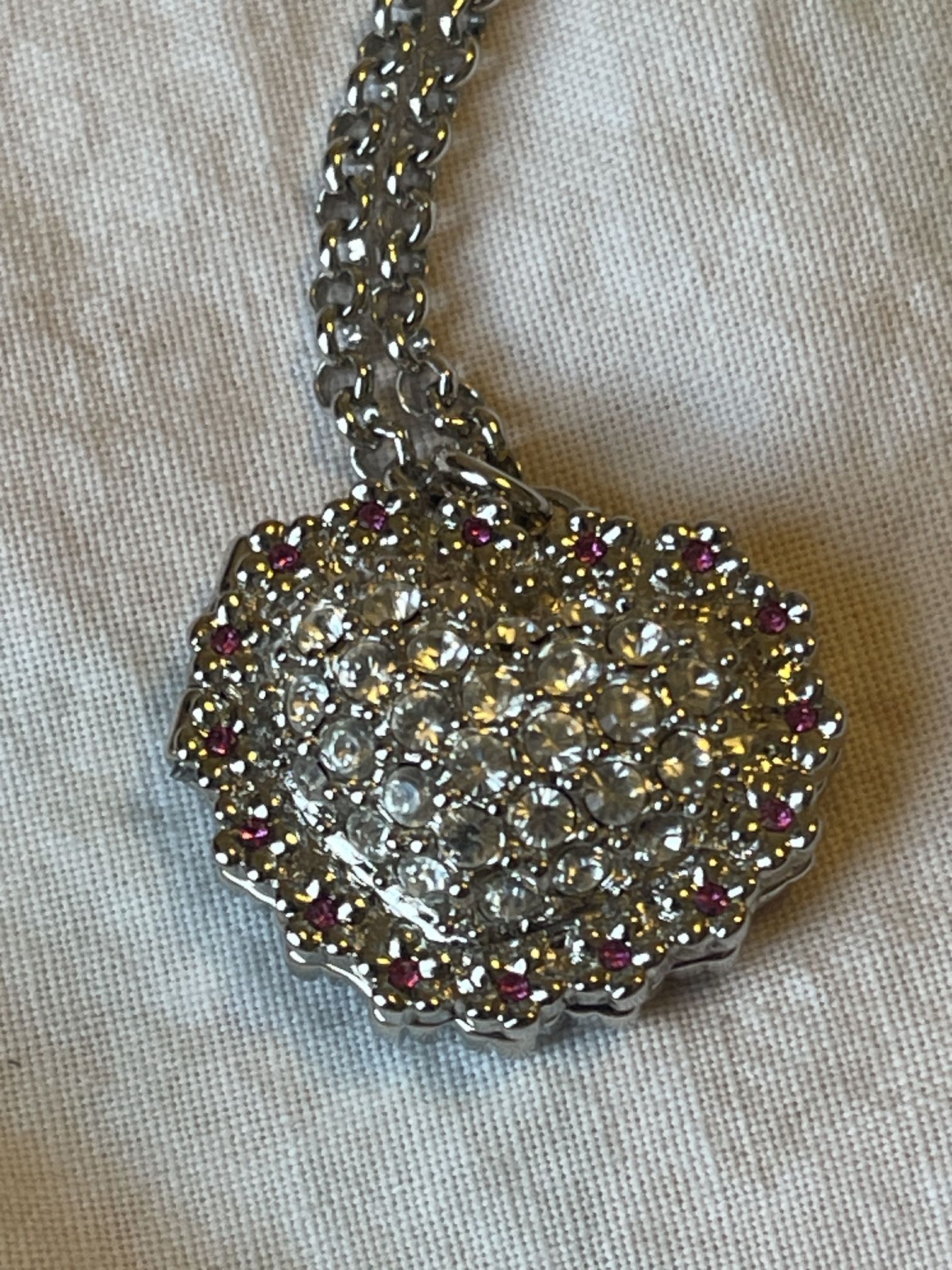 Beautiful Vintage Swarovski Crystal Heart Locket Pendant Necklace