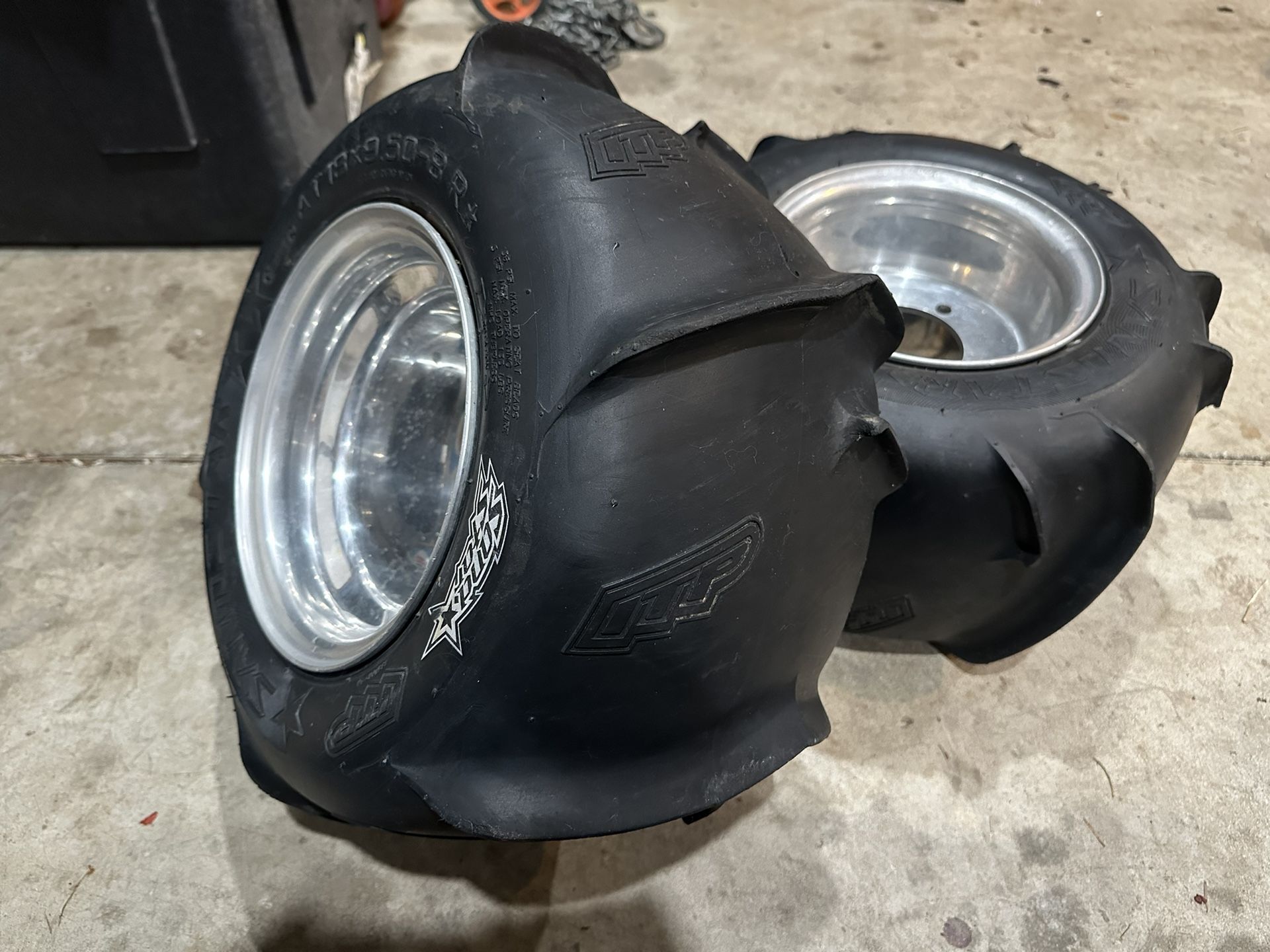 Two ITP Sandstar paddles on Douglas Wheel Blue Labels. 18x9.50x8