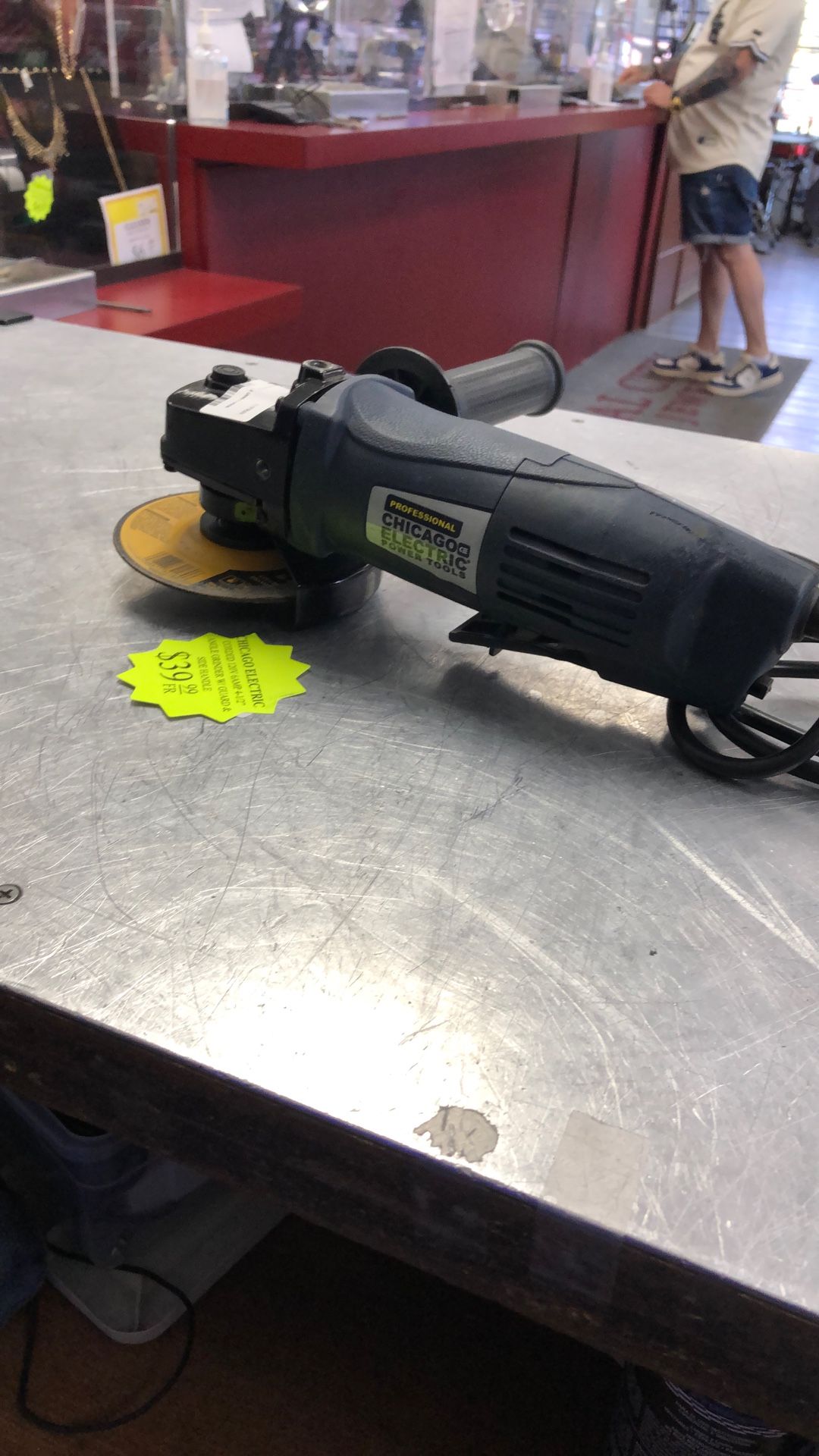96091 Chicago Electric 65519 Corded 120v 6amp 4-1/2” Angle Grinder W/ Guard & Side Handle 586790
