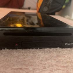 WII U Game Console  32 GB 