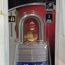 Master Lock 5DLF Laminated Steel Keyed Padock, 2 in. Wide with 1-1/2 in. Shackle