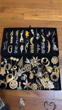 Broches