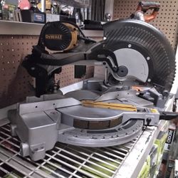 DEWALT CORDED MITER SAW  12 IN  USED