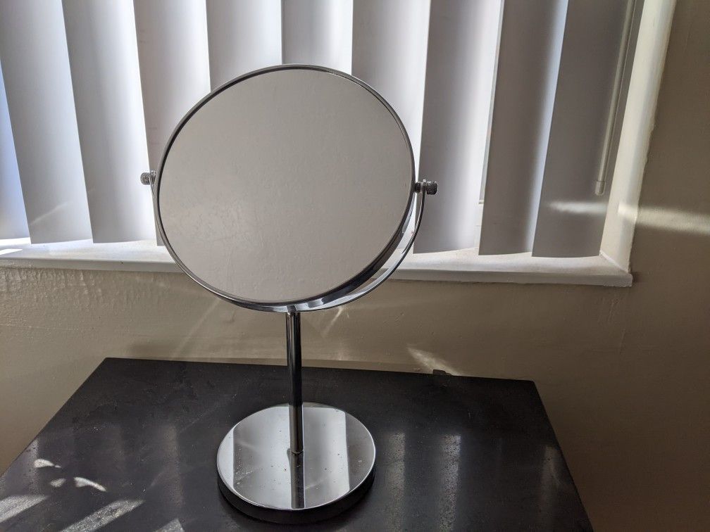 Magnifying Glass Mirror