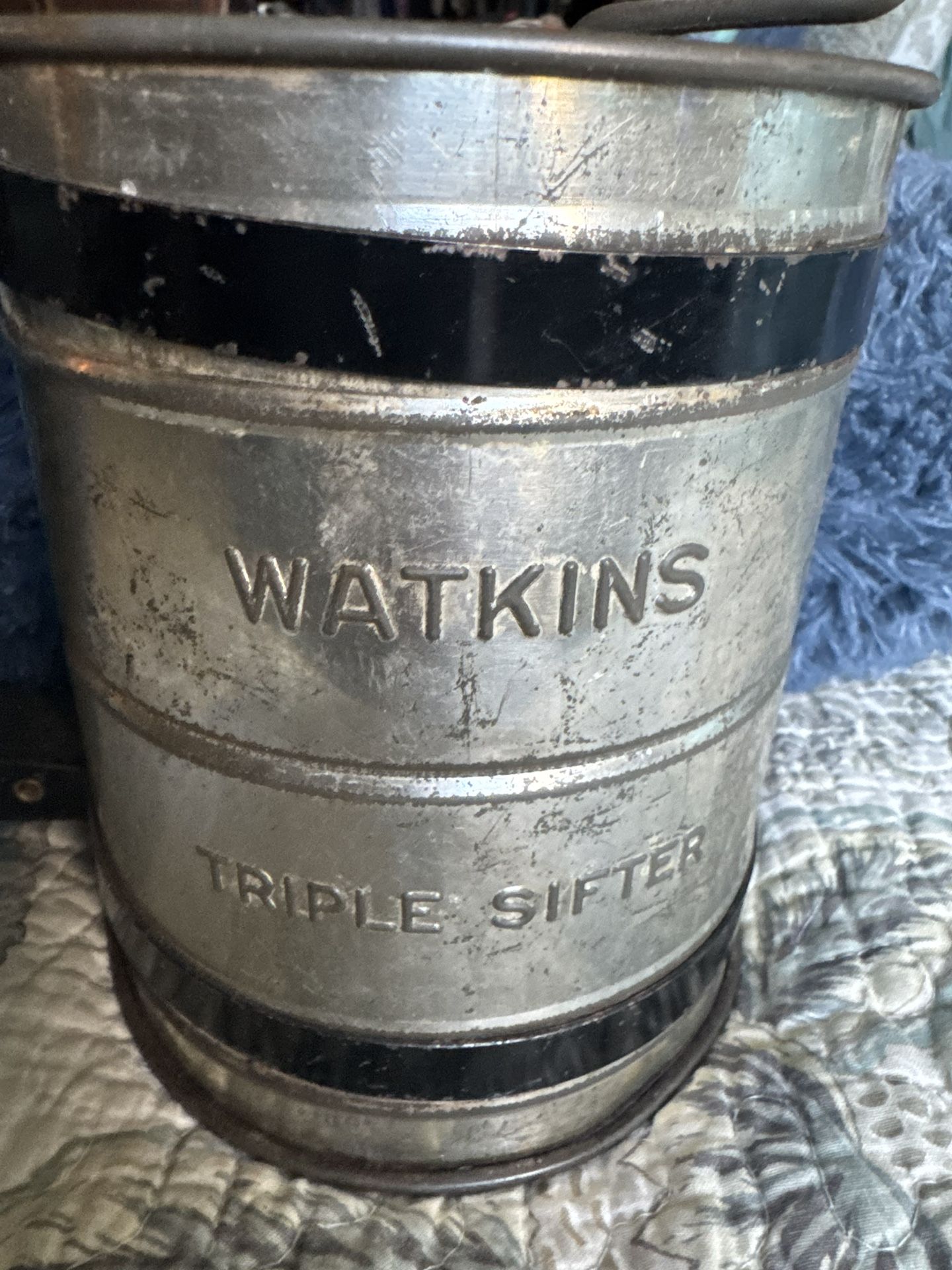 Vintage Androck Metal Flour Sifter with Black Handle - Classic Kitchen Collectible