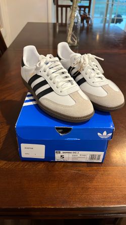 White Samba 5 KIDS/6.5 WOMENS