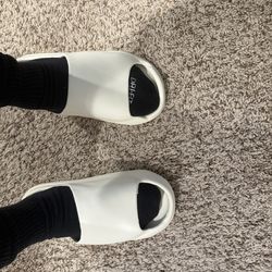 yeezy slides