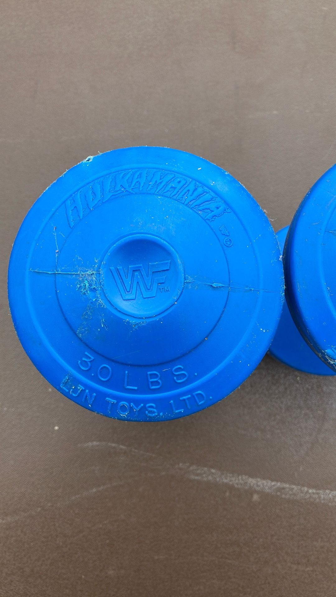 Vintage WWF Hulkamania 3 Pound Hand Weights 
