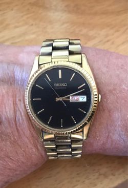 Seiko 7N43-8111 Men's Black Dial Gold Tone Quartz Watch