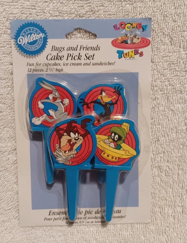 Vintage Looney tunes 12 pieces cake pick set