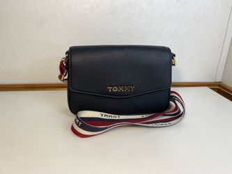 Tommy Hilfiger Black Pebbled Crossbody Bag Gold Logo Stripe Adjustable Strap