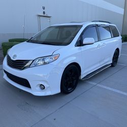 2011 Toyota Sienna SE