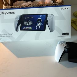 Ps5 Portal Hood Condition With Screen Protector 