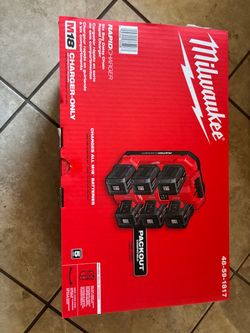 M18 Packout 6 Bay Rapid Charger