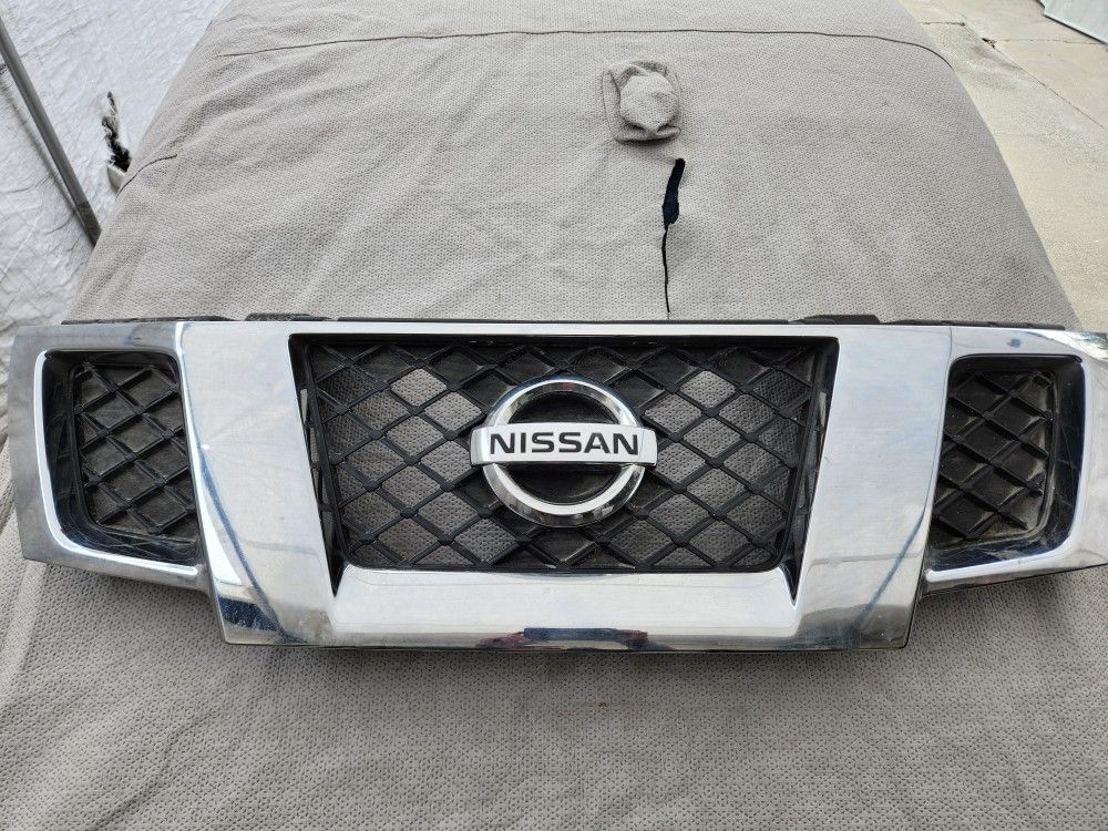 2019 Nissan Frontier Front Grill