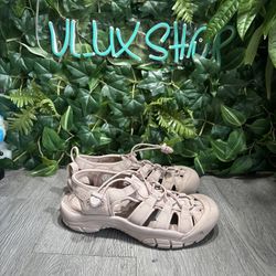 KEEN Women's Newport H2 Closed Toe Water Sandals, Monochrome/Fawn Size 8.5