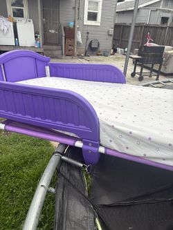 Toddler bed
