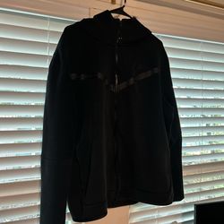 Black Nike Tech Large