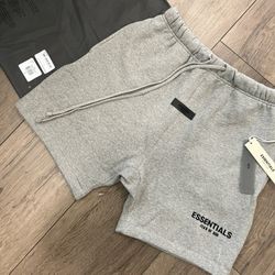 ESSENTIALS SHORTS  - Dark Oatmeal 