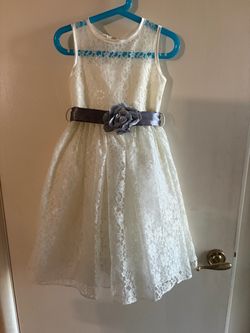 White dress Size: A large white dress Size;3/4 for Girls