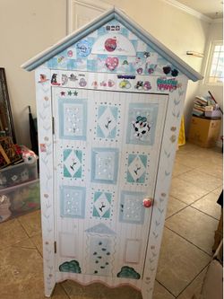 Children's Book Shelf