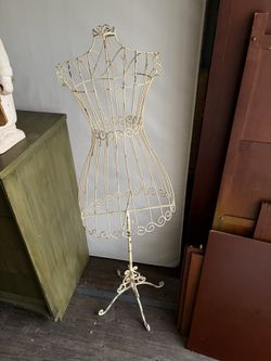Dress Holder