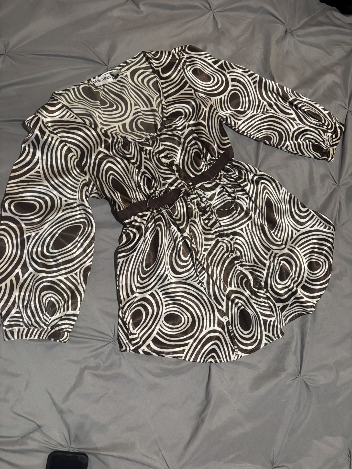 Brown and white 90s retro fashion style dress