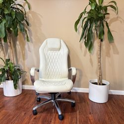 Zuri White Office Chair – Stylish & Comfortable