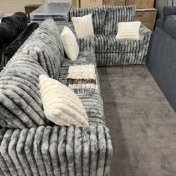 $949 NEW SOFA & LOVESEAT / SILLONES NUEVOS TELA SUAVE 