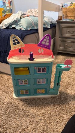 Gabby’s dollhouse