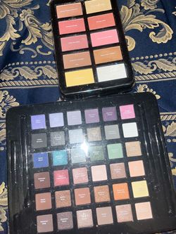 Eyeshadow palette