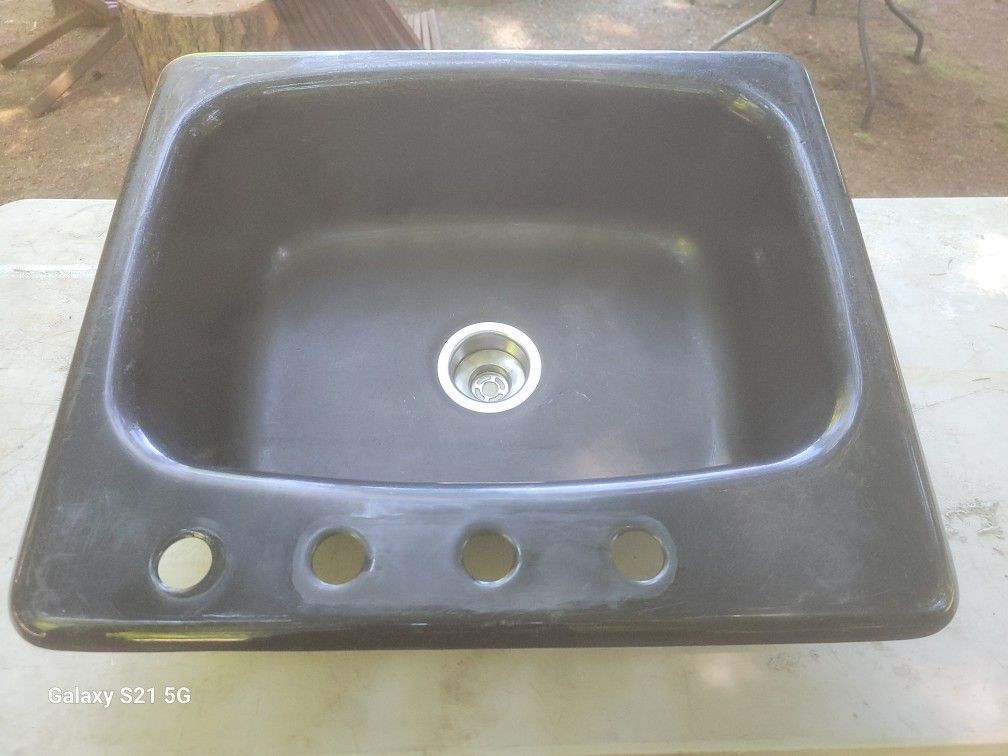 Kitchen sink 