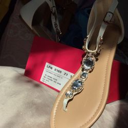 Shoedazzle Size 10, White Jeweled Sandal, Rhinestone, Summer Wear , Flats