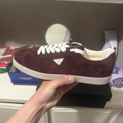 Authentic Prada Marrón Suede Size 11.5 