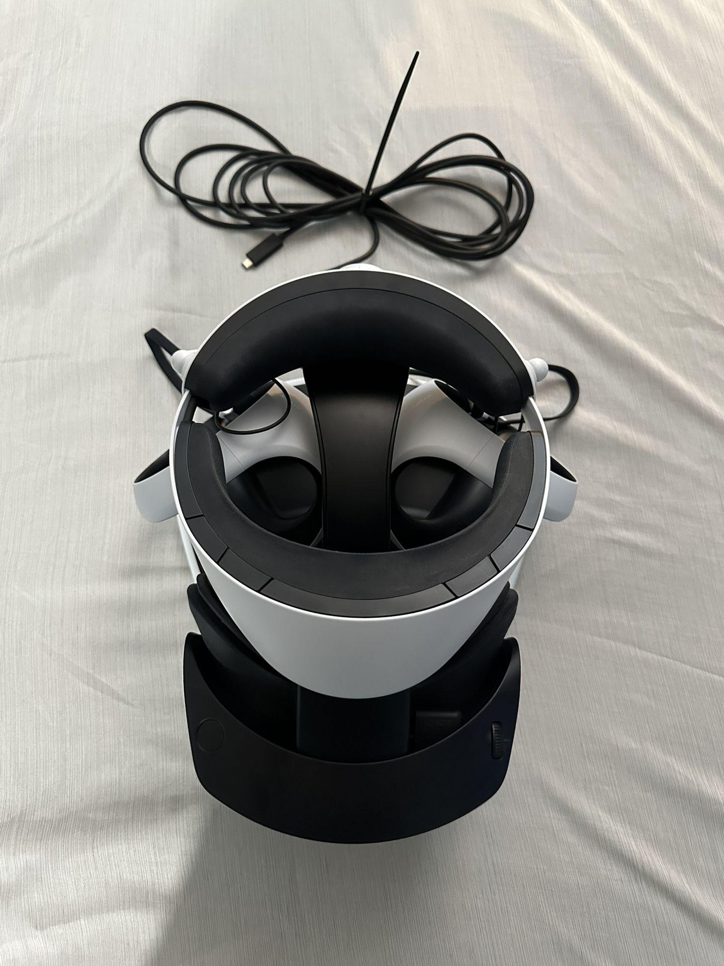 PlayStation 5 VR2 Headset + Charging Stand