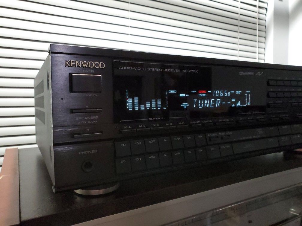 Vintage Kenwood KR-V7010 stereo Receiver