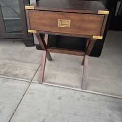 One Piece// End Table In Very Good Condition Please See All Pictures For Details and Measurements 