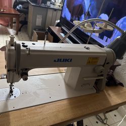 Juki Sewing Machine With Table 