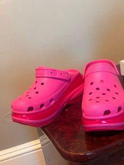 Women’s Platform Crocs – Never Worn