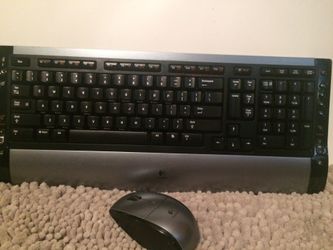 LOGITECH Cordless keyboard &wireless mouse