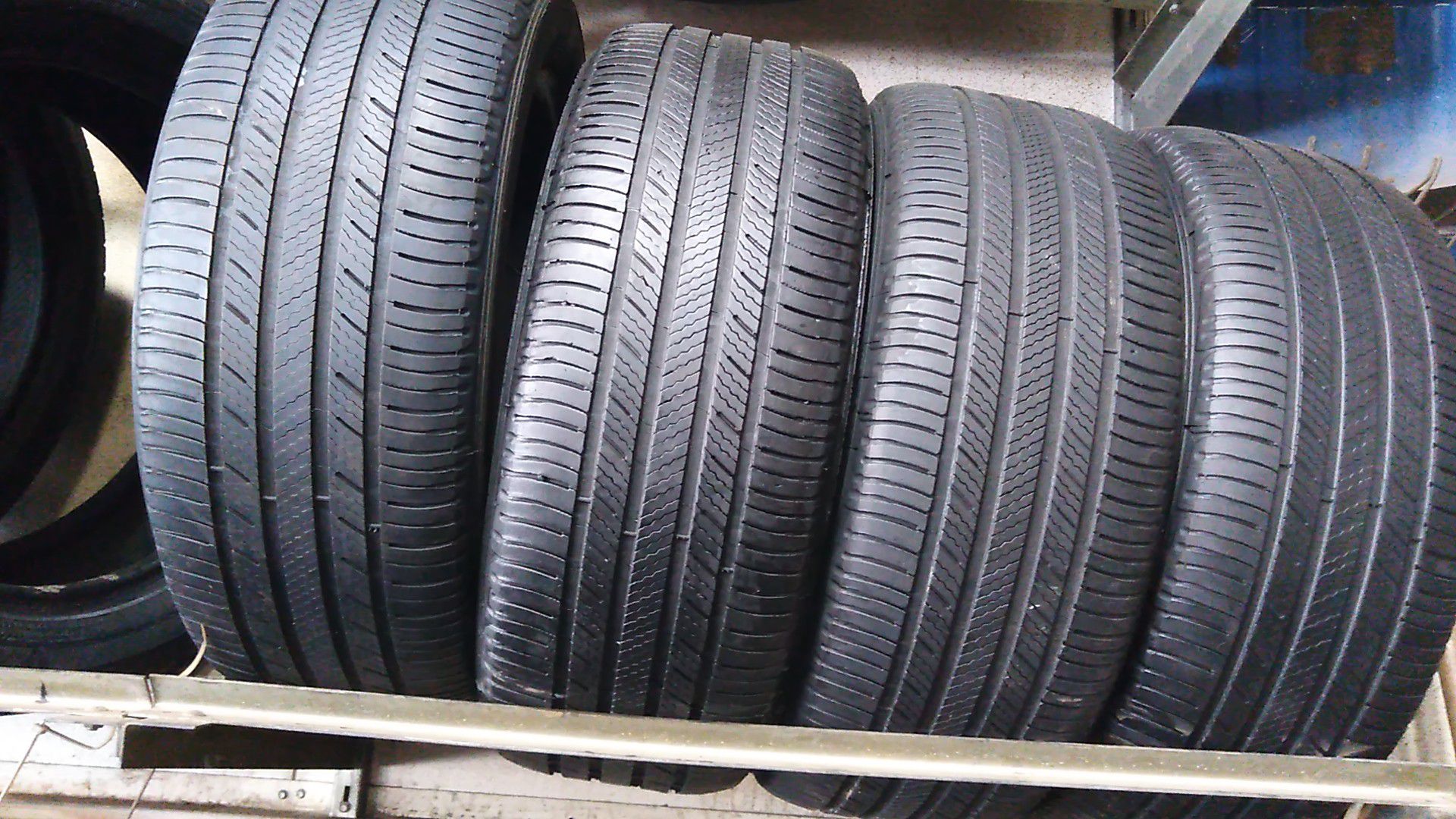 Four good Michelin tires for sale 215/55/17