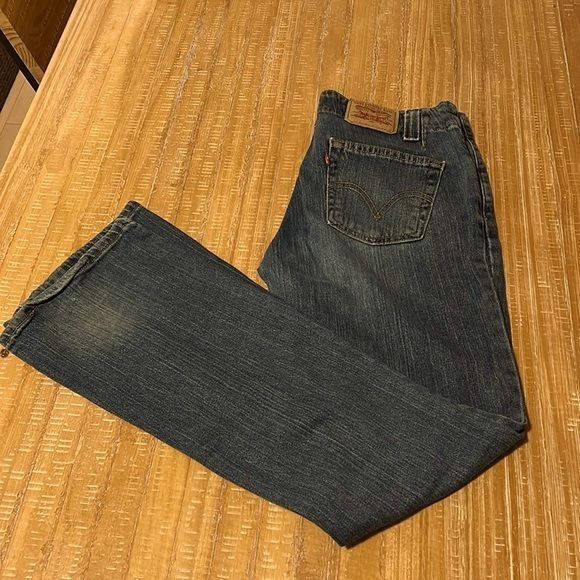 Levis Boot Cut size 10M