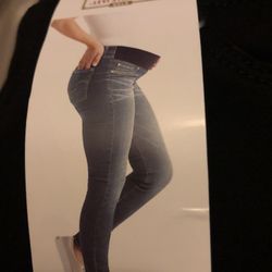 Maternity New Levi’s 