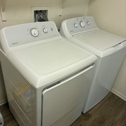 Hotpoint Washer And Dryer Set ( Hotpoint 3.8 cu. ft. Capacity Top-Load Washer  &  Hotpoint 6.2 cu. ft capacityvented Gas Laundry Dryer)