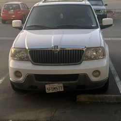 2004 Lincoln Navigator