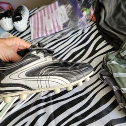 Soccer Or Baseball Cleats. Size 2