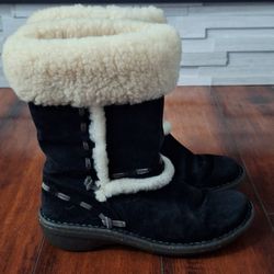 UGG black and shearling boots size 6