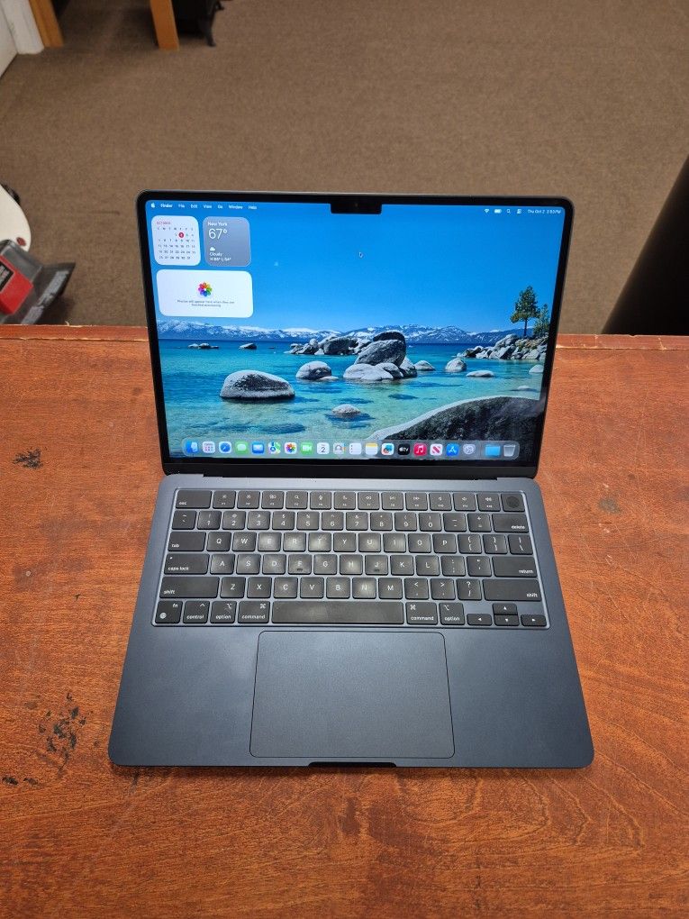 Apple Macbook Air 13" M3 2024 Model