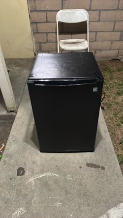 Mini fridge