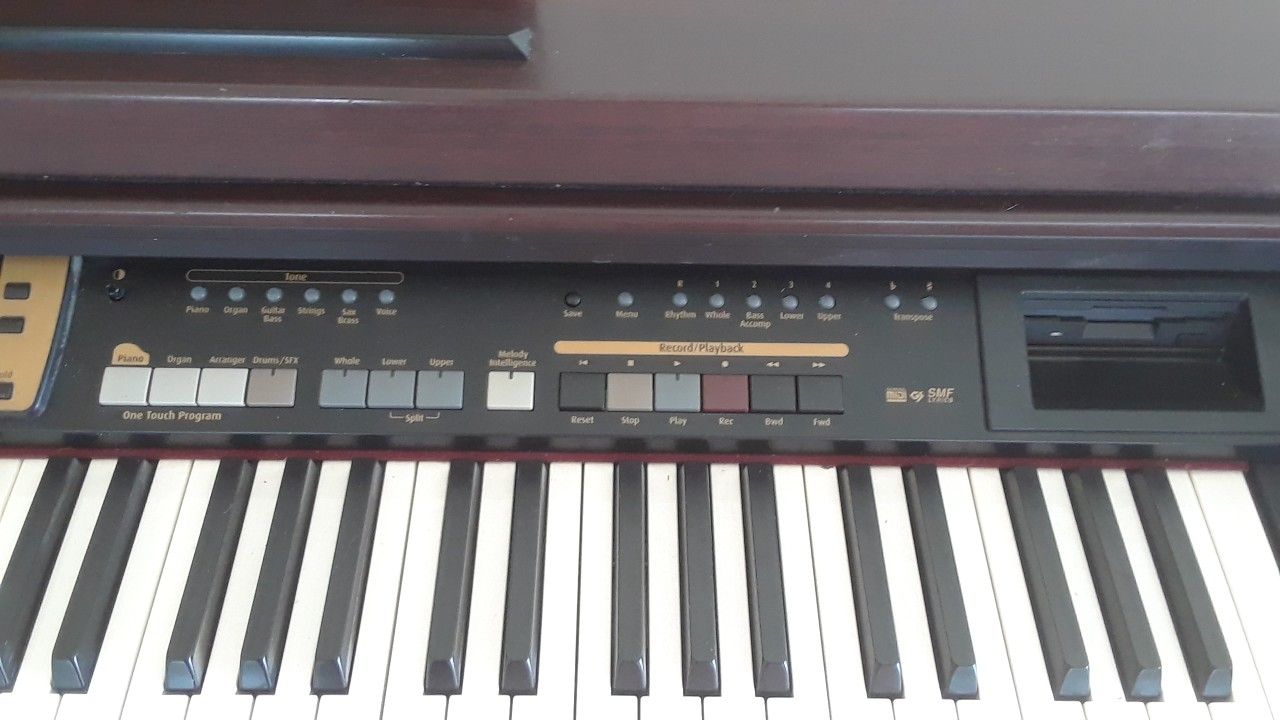 Roland KR3 Intelligent Digital Piano for Sale in Chino, CA OfferUp